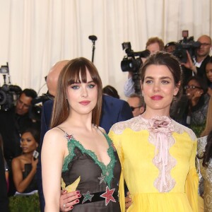 Dakota Johnson, Charlotte Casiraghi - Soirée Costume Institute Benefit Gala 2016 (Met Ball) sur le thème de "Manus x Machina" au Metropolitan Museum of Art à New York, le 2 mai 2016. © Sonia Moskowitz/Globe Photos/Zuma Press/Bestimage