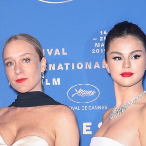 Chloé Sevigny et Selena Gomez - Photocall du dîner d'ouverture du 72ème Festival International du Film de Cannes, le 14 mai 2019. © Jacovides-Borde-Moreau/Bestimage