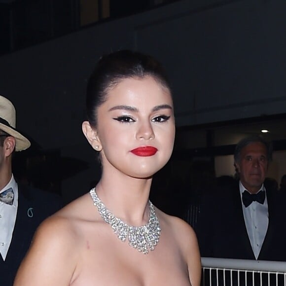 Selena Gomez arrive au dîner d'ouverture du 72ème Festival International du Film de Cannes, le 14 mai 2019.