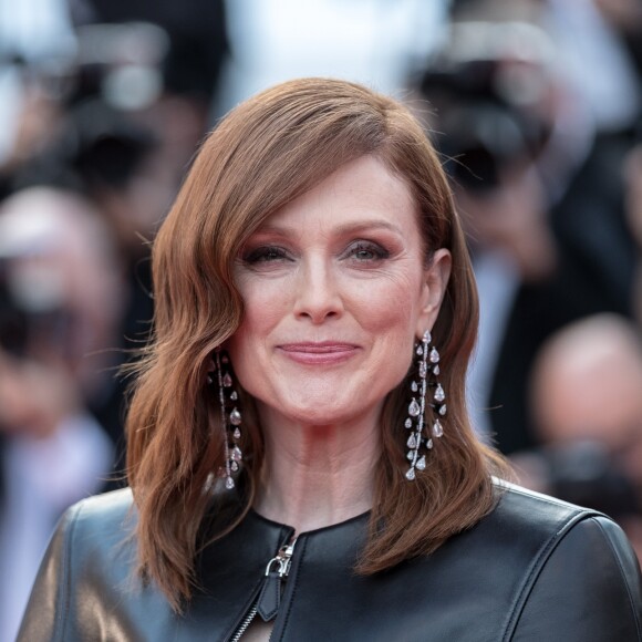 Julianne Moore - Montée des marches du film "Les Misérables" lors du 72ème Festival International du Film de Cannes. Le 15 mai 2019 © Jacovides-Moreau / Bestimage