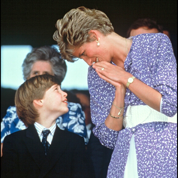 Le prince William avec sa mère Diana à Wimbledon en 1991.