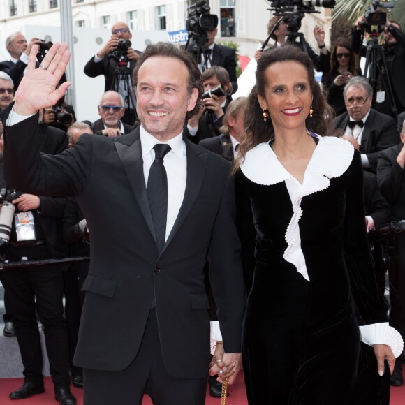 Vincent Perez et sa femme Karine Silla - Montée des marches du film "Once upon a time... in Hollywood" lors du 72ème Festival International du Film de Cannes. Le 21 mai 2019 © Jacovides-Moreau / Bestimage