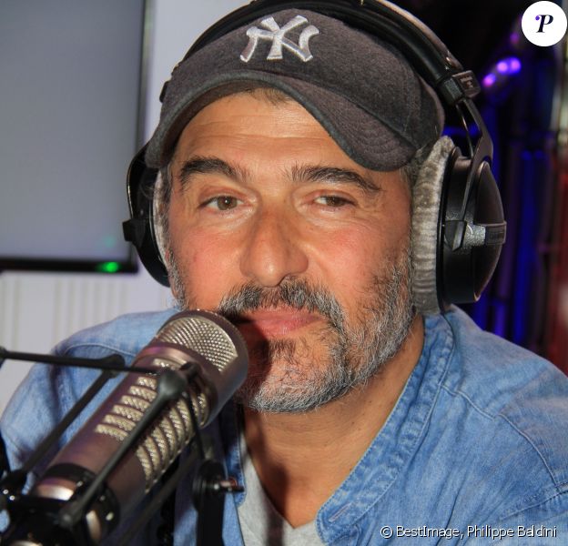 Exclusif - Daniel Lévi annonce qu'il est atteint d'un cancer lors de l'émission "Le Show de Luxe" sur la Radio Voltage à Paris, France, le 23 avril 2019. © Philippe Baldini/Bestimage
