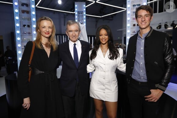 Delphine Arnault, Bernard Arnault, Rihanna et Antoine Arnault assistent au cocktail de présentation de la première collection de "Fenty". Paris, le 22 mai 2019.