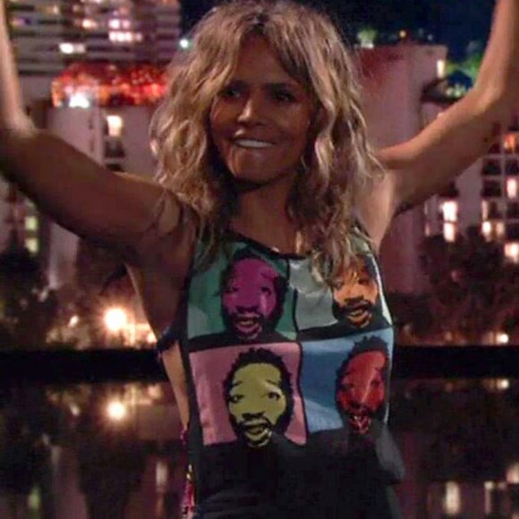 Halle Berry et Lena Waithe s'embrassent sur le plateau du "Jimmy Kimmel Live!" à Los Angeles, le 22 mai 2019.