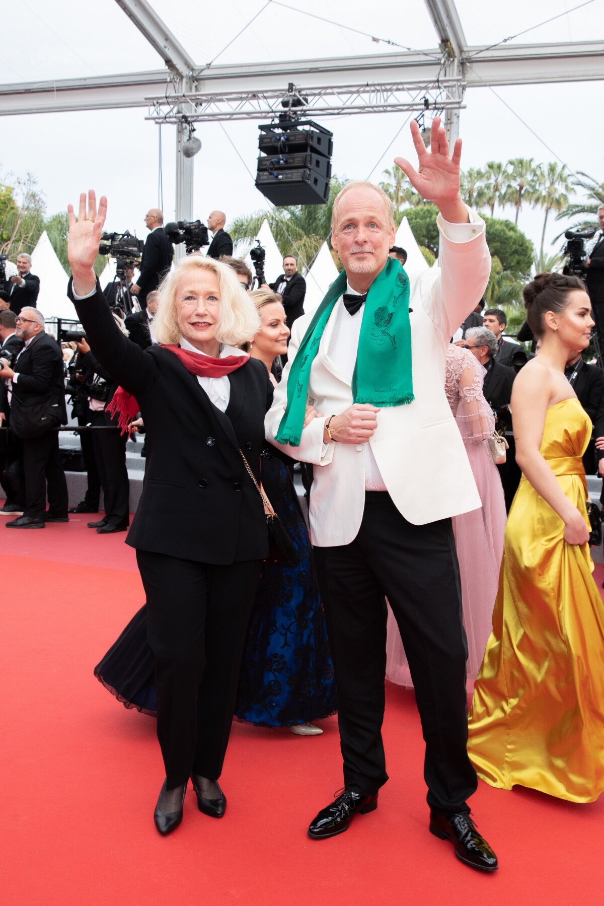 Photo Brigitte Fossey Larry Cech Montée des marches du film Sibyl lors du ème Festival