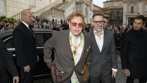Elton John et Zoe Saldana : Passagers amoureux de la croisière Gucci