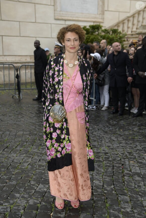 Ginevra Elkann arrive au Musei Capitolini pour assister au défilé Gucci, collection croisière 2020. Rome, le 28 mai 2019.