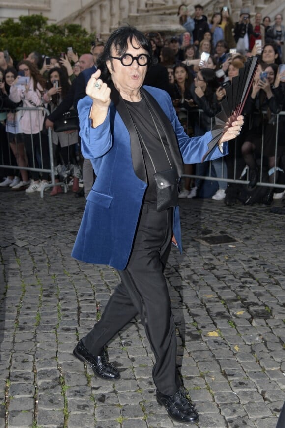 Renato Zero arrive au Musei Capitolini pour assister au défilé Gucci, collection croisière 2020. Rome, le 28 mai 2019.