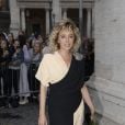 Valeria Golino arrive au Musei Capitolini pour assister au défilé Gucci, collection croisière 2020. Rome, le 28 mai 2019.
