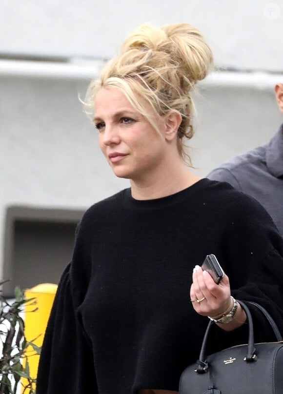 Exclusif - Britney Spears, qui semble en meilleure santé, est allée faire des UV à Thousand Oaks, Los Angeles, le 26 avril 2019.