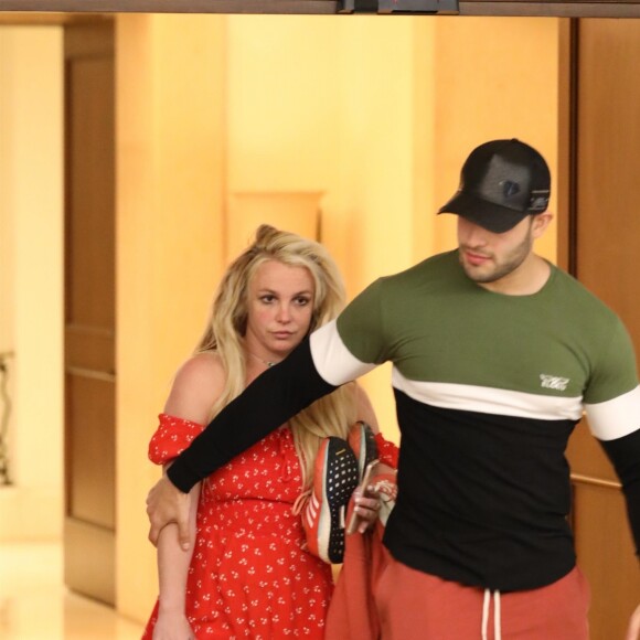 Exclusif - Britney Spears , qui s'était fait interner en hôpital psychiatrique il y a peu de temps, a passé le week-end de Pâques à l'hôtel The Montage à Beverly Hills avec son compagnon Sam Asghari. Los Angeles le 21 Avril 2019.