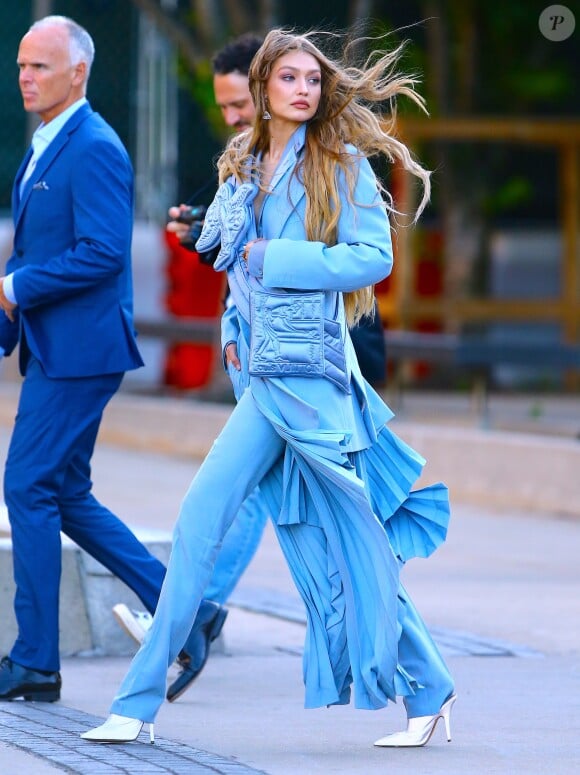 Gigi Hadid arrive au Brooklyn Museum pour les CFDA Fashion Awards 2019 à New York, le 3 juin 2019.