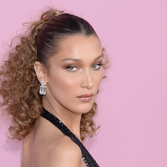 Bella Hadid assiste aux CFDA Fashion Awards 2019 à New York, le 3 juin 2019.