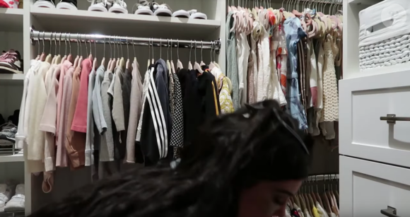 Kylie Jenner- "Un jour dans ma vie"- YouTube (juin 2019).
