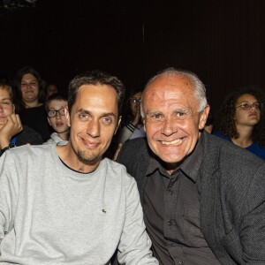 Exclusif - Grand Corps Malade, parrain des Trophées Slam, et Marc Smith, poète américain et créateur du slam - 2e édition des "Trophées Slam à l'école", à l'initiative de la Fondation Culture & Diversité, au théâtre du Petit Saint-Martin à Paris, le 3 juin 2019. © Pierre Perusseau/Bestimage