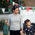 Exclusif - Jenna Dewan est allée choisir et réserver un sapin de noël avec sa fille Everly à Encino, le 27 novembre 2018