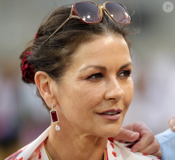 Catherine Zeta-Jones - People au Grand de Formule 1 au Bahreïn le 28 mars 2019.