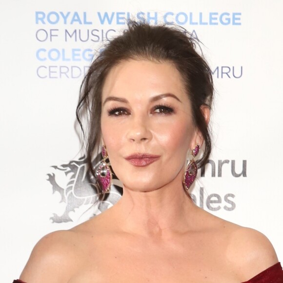 Catherine Zeta-Jones - Catherine Zeta-Jones reçoit son diplôme du Royal Welsh College of Music and Drama à New York, le 1er mars 2019