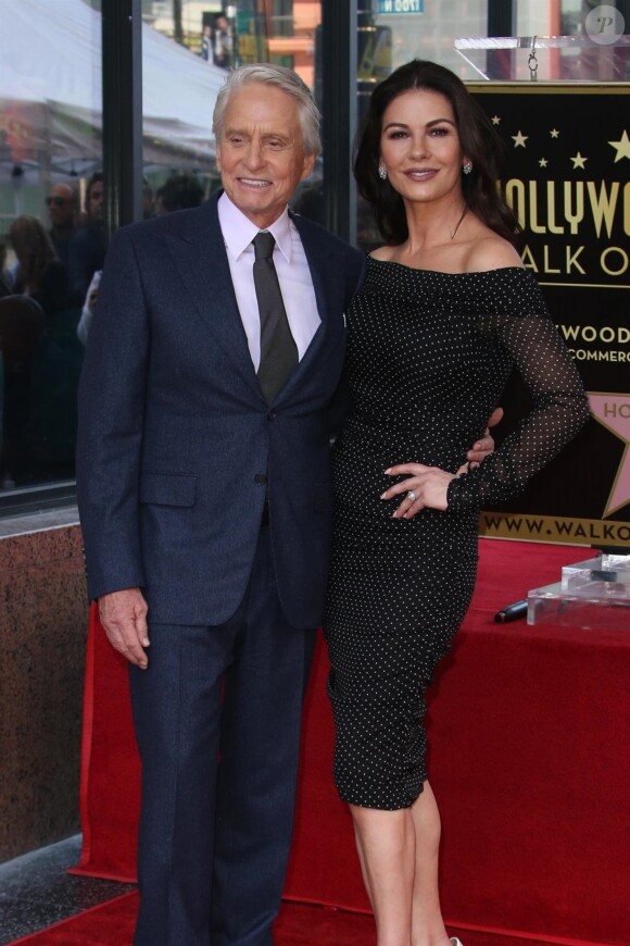 Michael Douglas et sa femme Catherine Zeta Jones - Michael Douglas reçoit son étoile de Michael Douglas sur le Walk of Fame à Hollywood, le 6 novembre 2018