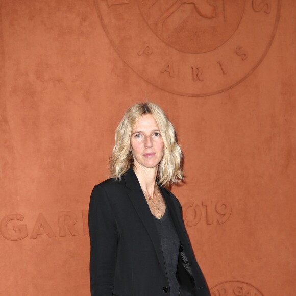 Sandrine Kiberlain dans le village des internationaux de France de tennis de Roland Garros à Paris, France, le 6 juin 2019. © Jacovides-Moreau/Bestimage