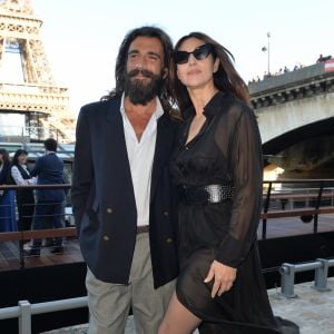 Monica Bellucci et son compagnon Nicolas Lefebvre lors du gala de la fondation Maud Fontenoy à Paris le 6 juin 2019.