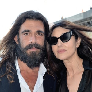 Monica Bellucci et son compagnon Nicolas Lefebvre lors du gala de la fondation Maud Fontenoy à Paris le 6 juin 2019.