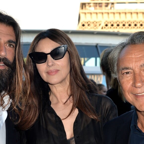 Nicolas Lefebvre et sa compagne Monica Bellucci et Richard Berry assistent à la soirée de gala de la "Maud Fontenoy Fondation" à bord de la péniche Ducasse sur Seine à Paris le 6 juin 2019. © Veeren/Bestimage