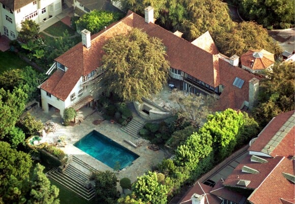 Image de l'ancienne villa de Jennifer Aniston et Brad Pitt à Beverly Hills, en 2003