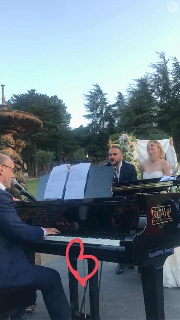 Image du mariage de François-Xavier Demaison et Anaïs Tihay, le 7 juin 2019 au château de Valmy, partagée par Elsa Zylberstein dans sa story Instagram.