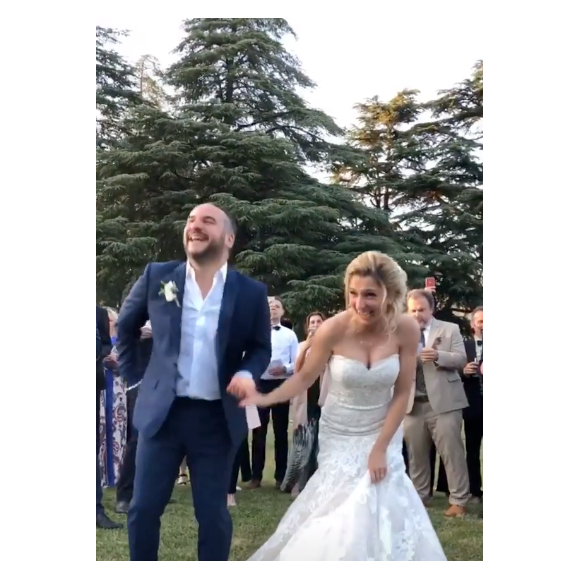 François-Xavier Demaison et Anaïs Tihay se sont mariés le 7 juin 2019 dans les Pyrénées-Orientales, unis à la mairie de Perpignan avant de célébrer leurs noces au château de Valmy à Argelès-sur-Mer. Image Instagram.