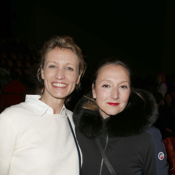 Alexandra Lamy et sa soeur Audrey lors du 20ème Festival du film de comédie à l'Alpe d'Huez, France, le 20 janvier 2017. © Christophe Aubert via Bestimage