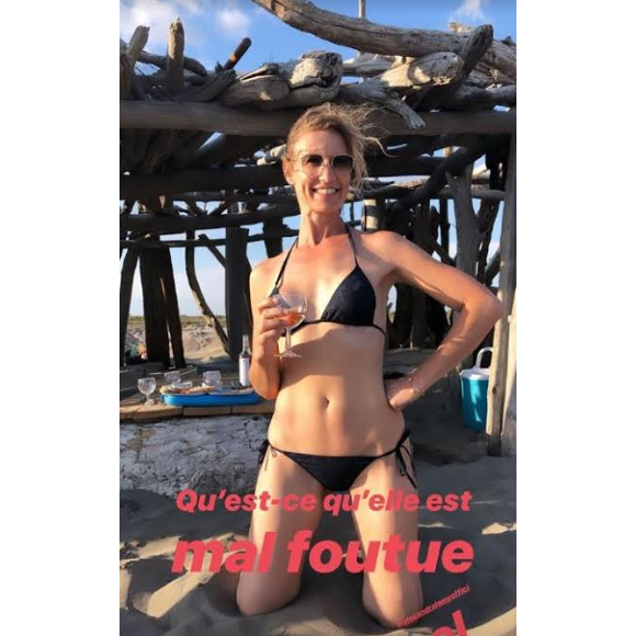 Audrey Lamy charrie sa soeur Alexandra, canon en bikini lors de vacances en Camargue. Instagram, juin 2019.