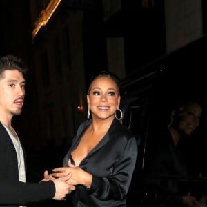 Mariah Carey et son compagnon Bryan Tanaka rejoignent leur hôtel après le concert de la chanteuse au Royal Albert Hall à Londres, le 25 mai 2019.