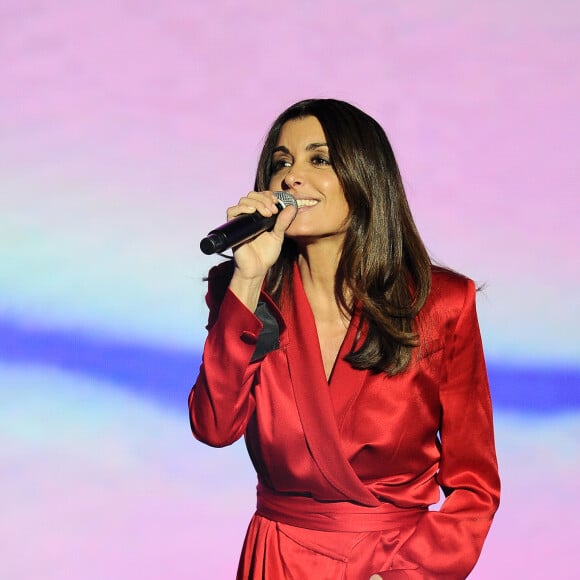 Exclusif - Jenifer Bartoli lors de l'enregistrement de l'émission "La Chanson de l'Année 2019" aux Arènes de Nîmes, le 16 mai 2019. L'émission sera diffusée sur TF1 le samedi 15 juin. TF1 propose aux téléspectateurs une soirée exceptionnelle avec "La Chanson de l'Année" présentée par N.Aliagas et produite par DMLS TV. Les téléspectateurs pourront élire en direct "La Chanson de l'Année" parmi les 20 titres en compétition. Les votes débuteront dès 21 h et le prix sera annoncé en fin d'émission. Un prix d'honneur sera également remis au cours de la soirée à un artiste emblématique de la chanson française. " La Chanson de l'Année" sera diffusée depuis un lieu mythique, les Arènes de Nîmes. Un grand show musical en présence de tous les artistes qui ont marqué l'année. Ces stars de la chanson française et internationales interpréteront leurs titres et formeront des duos totalement inédits. © Guillaume Gaffiot/Bestimage