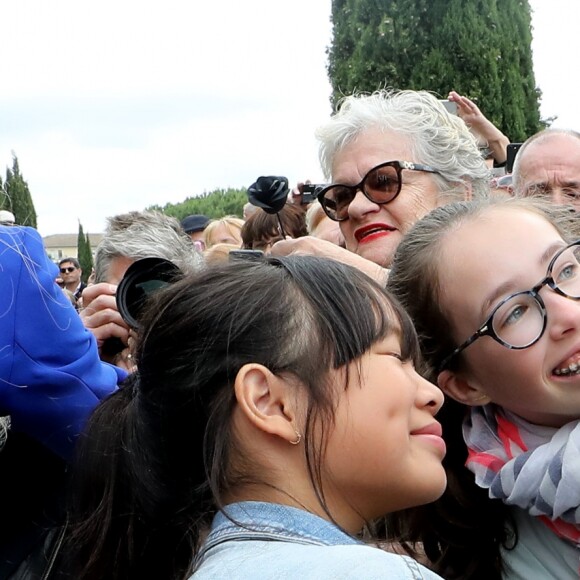 Joy Hallyday - Laeticia Hallyday et ses filles Jade et Joy inaugurent une esplanade portant le nom de Johnny Hallyday située en face du Zénith de Toulouse, le 15 juin 2019, date hautement symbolique puisque le rockeur aurait eu 76 ans. © Dominique Jacovides/Bestimage