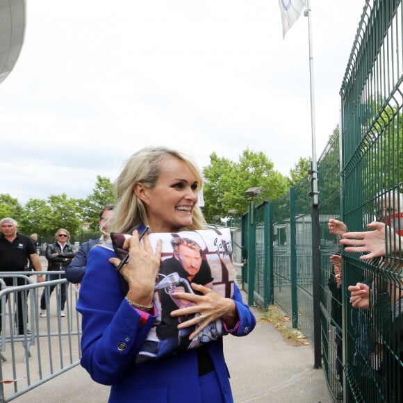 Laeticia Hallyday - Laeticia Hallyday et ses filles Jade et Joy inaugurent une esplanade portant le nom de Johnny Hallyday située en face du Zénith de Toulouse, le 15 juin 2019, date hautement symbolique puisque le rockeur aurait eu 76 ans. © Dominique Jacovides/Bestimage