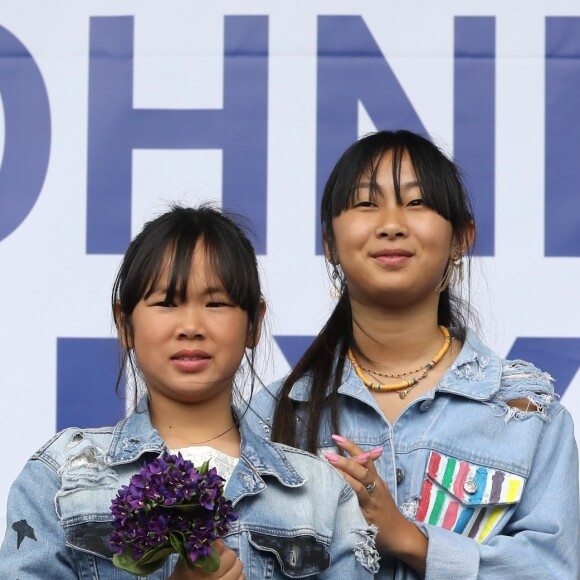 Joy et Jade Hallyday - Laeticia Hallyday et ses filles Jade et Joy inaugurent une esplanade portant le nom de Johnny Hallyday située en face du Zénith de Toulouse, le 15 juin 2019, date hautement symbolique puisque le rockeur aurait eu 76 ans. © Dominique Jacovides/Bestimage