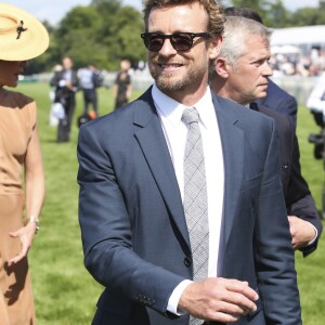 Simon Baker au Prix de Diane Longines à l'hippodrome de Chantilly, le 16 juin 2019. © Michael Baucher/Panoramic/Bestimage