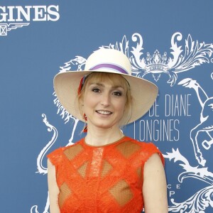 Julie Gayet au Prix de Diane Longines à l'hippodrome de Chantilly, le 16 juin 2019. © Marc Ausset-Lacroix/Bestimage