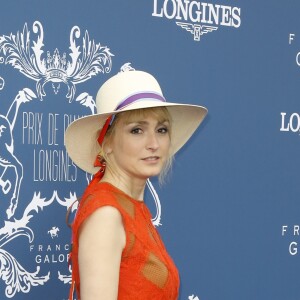 Julie Gayet au Prix de Diane Longines à l'hippodrome de Chantilly, le 16 juin 2019. © Marc Ausset-Lacroix/Bestimage