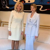 Brigitte Macron : Chic et classique pour la première dame ukrainienne, conquise