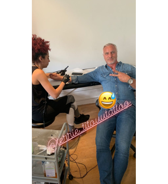 David Ginola s'est fait tatouer dans un salon de Londres le 18 juin 2019.