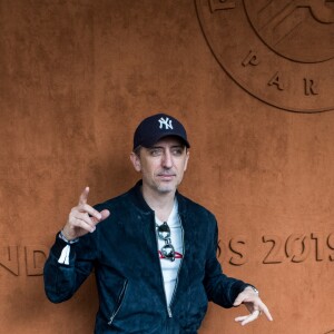 Gad Elmaleh au village pour la finale hommes lors des internationaux de France de tennis de Roland Garros 2019 à Paris le 9 juin 2019. © Jacovides - Moreau / Bestimage