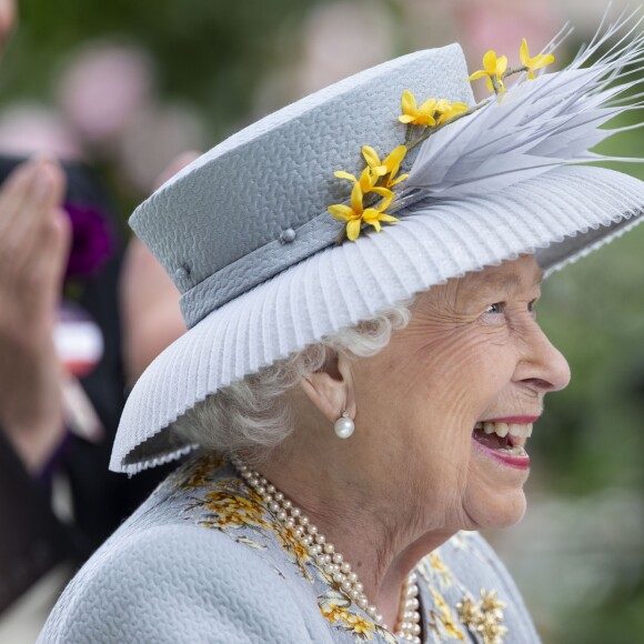 La reine Elisabeth II d'Angleterre lors de la réunion hippique d'Ascot, le 20 juin 2019.