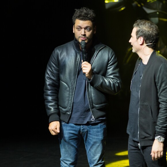 Exclusif - Kev Adams et Richard Orlinski - Spectacle de Richard Orlinski "Tête de Kong !" à l'Olympia à Paris le 17 juin 2019. © Cyril Moreau-Tiziano Da Silva/Bestimage