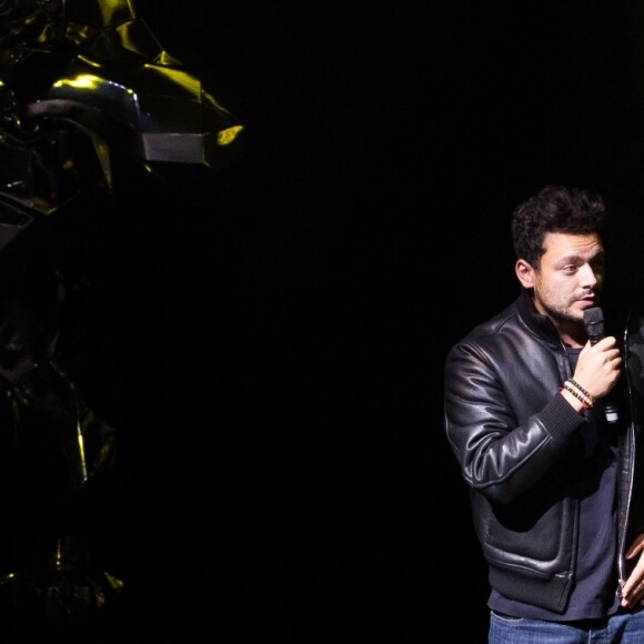 Exclusif - Kev Adams et Richard Orlinski - Spectacle de Richard Orlinski "Tête de Kong !" à l'Olympia à Paris le 17 juin 2019. © Cyril Moreau-Tiziano Da Silva/Bestimage