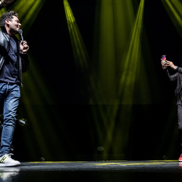 Exclusif - Kev Adams et Richard Orlinski - Spectacle de Richard Orlinski "Tête de Kong !" à l'Olympia à Paris le 17 juin 2019. © Cyril Moreau-Tiziano Da Silva/Bestimage