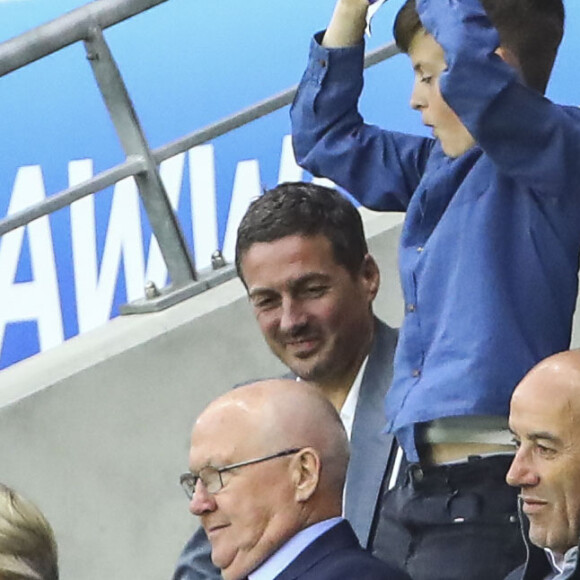 David Beckham avec sa fille Harper et sa mère Sandra Georgina West dans les tribunes lors du quart de finale de la Coupe du Monde Féminine de football opposant l'Angleterre à la Norvège au stade Océane au Havre, France, le 27 juin 2019. L'Angleterre a gagné 3-0. © Gwendoline Le Goff/Panoramic/Bestimage