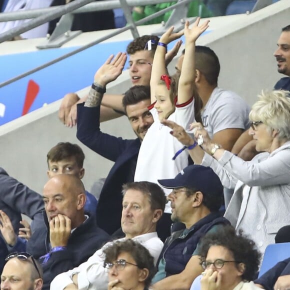 David Beckham avec sa fille Harper, sa mère Sandra Georgina West et Sue Campbell dans les tribunes lors du quart de finale de la Coupe du Monde Féminine de football opposant l'Angleterre à la Norvège au stade Océane au Havre, France, le 27 juin 2019. L'Angleterre a gagné 3-0. © Gwendoline Le Goff/Panoramic/Bestimage